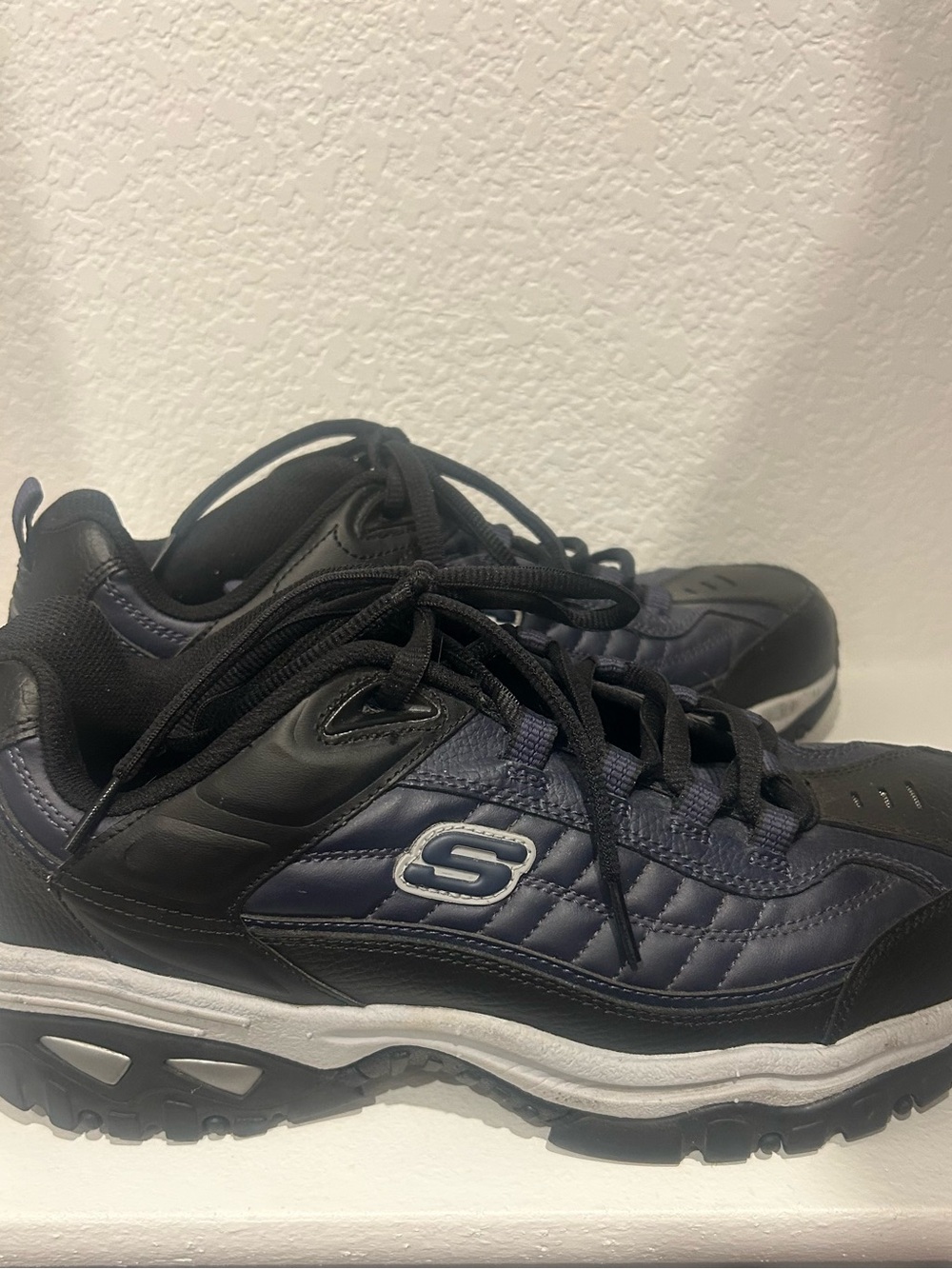 Skechers Men's Black and Navy Quilted Lace-Up Sneakers